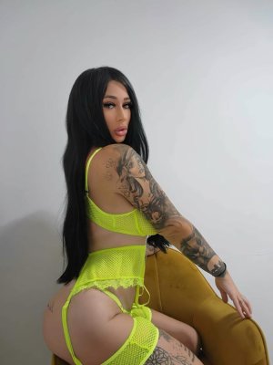 Tina  escort